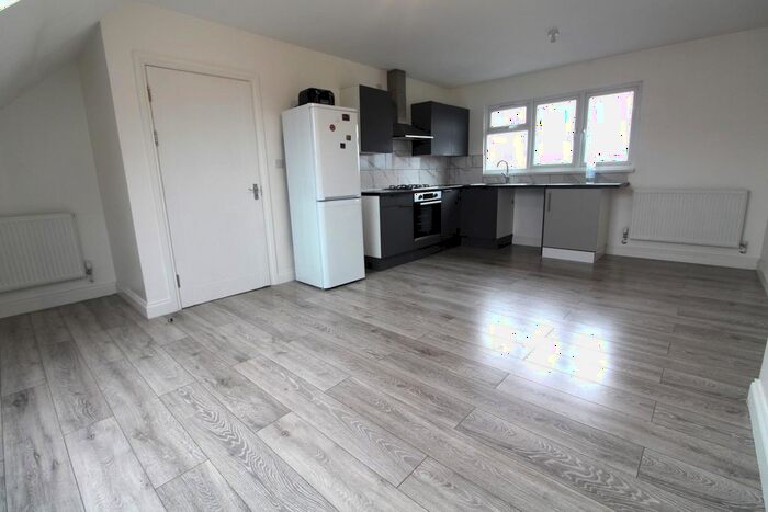 1 Bedroom Flat To Rent In High Street, Cheshunt, Waltham Cross, EN8