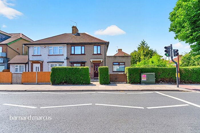4 Bedroom Semi Detached House For Sale In Harlington Road West, Feltham, TW14
