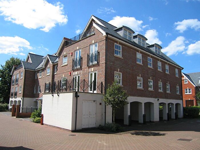 2 Bedroom Flat To Rent In Albury House, Sells Close, Guildford, GU1