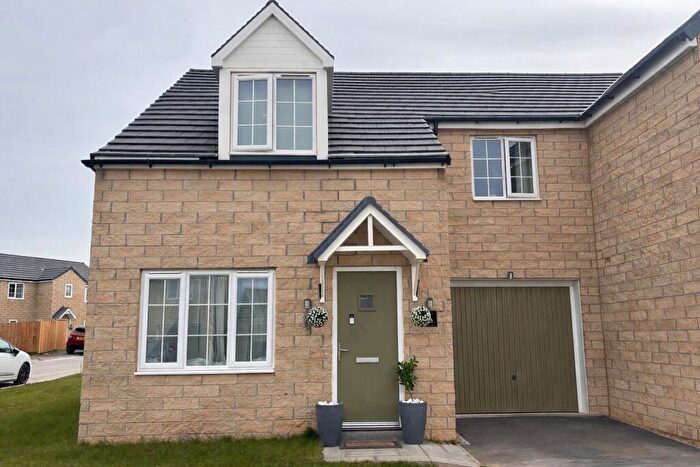 3 Bedroom Semi Detached House For Sale In Oakwood Glade, Holbeach, Spalding, PE12