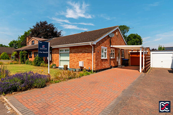 3 Bedroom Semi-Detached Bungalow For Sale In Larch Lane, Northampton, West Northamptonshire, NN5
