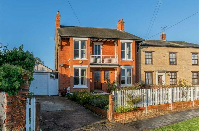 4 Bedroom Semi-Detached House For Sale In Olney Road, Emberton, MK46