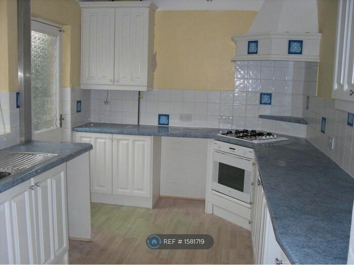 3 Bedroom Semi-Detached House To Rent In Rutland Close, Canterbury, CT1