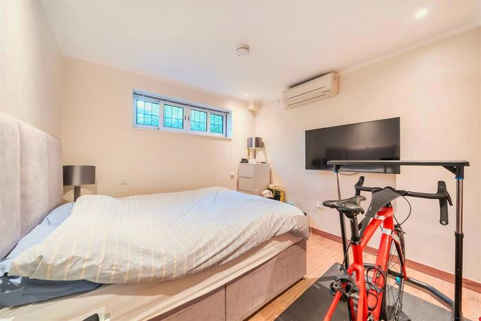 2 Bedroom Flat To Rent In A Maygrove Road, London, NW6