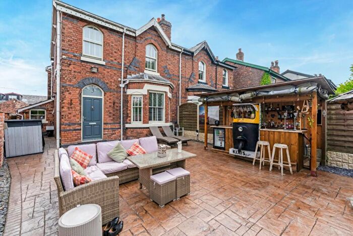 3 Bedroom Semi-Detached House For Sale In West View, Ormskirk, L39