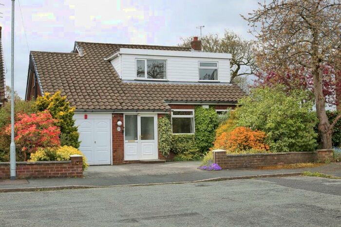 3 Bedroom Detached House To Rent In Hall Hill, SK10