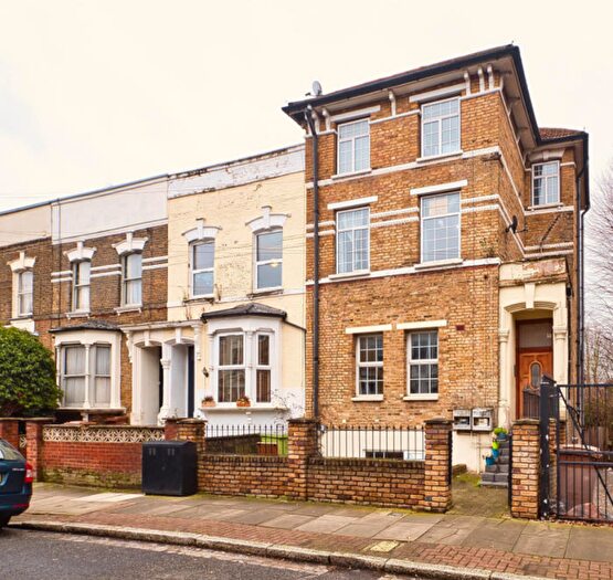 5 Bedroom Terraced House To Rent In Jenner Road, Hackney, London, Greater London, N16