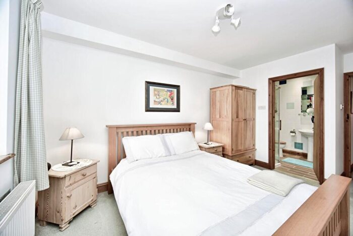 3 Bedroom Terraced House For Sale In Gibbs Hill, Maidstone, Kent, ME18