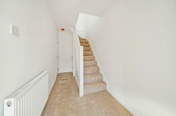 4 Bedroom Property To Rent In Lynhurst Crescent, Uxbridge, UB10