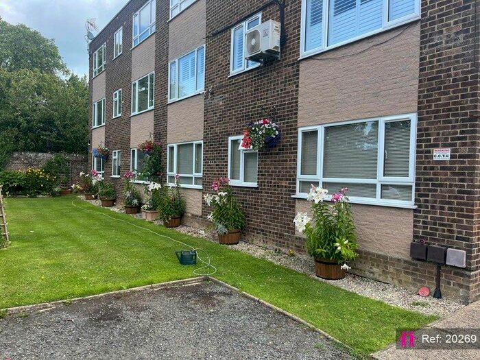 2 Bedroom Flat To Rent In Bairds Hill, Broadstairs, CT10