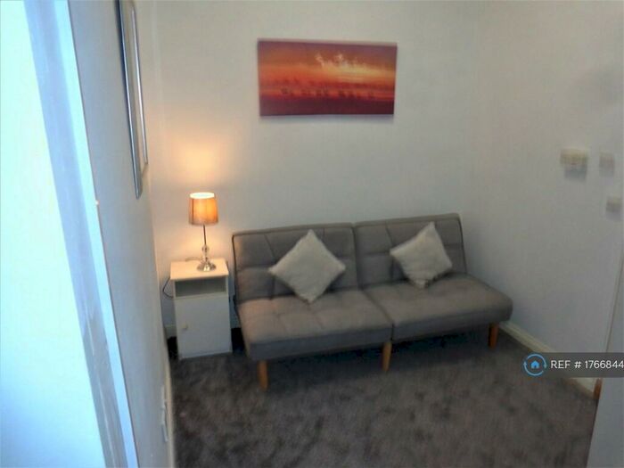 Studio To Rent In Stoke-On-Trent, Stoke-On-Trent, ST6