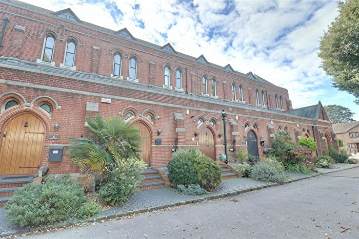 3 Bedroom Town House For Sale In Henderson Road, Southsea, PO4