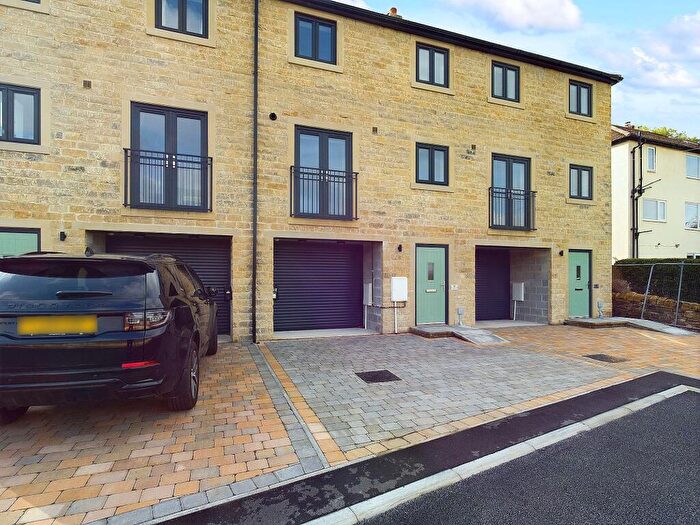 3 Bedroom Terraced House To Rent In Nina Boyle Close, Utley, West Yorkshire, BD20