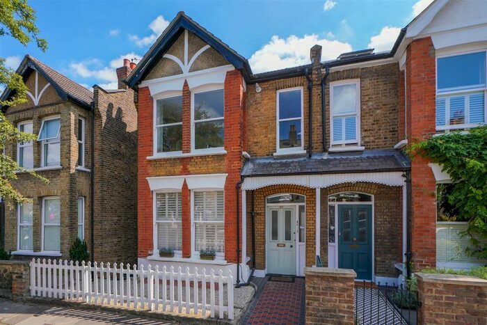 3 Bedroom Flat To Rent In Lammas Park Road, London, W5