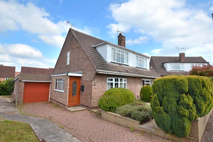 3 Bedroom Semi-Detached House For Sale In Chatsworth Close, Shepshed, Loughborough, LE12