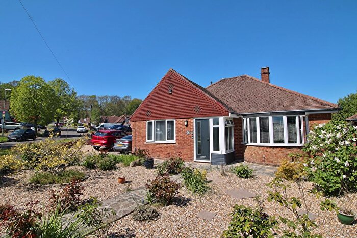 3 Bedroom Detached Bungalow For Sale In Littlepark Avenue, Bedhampton, PO9