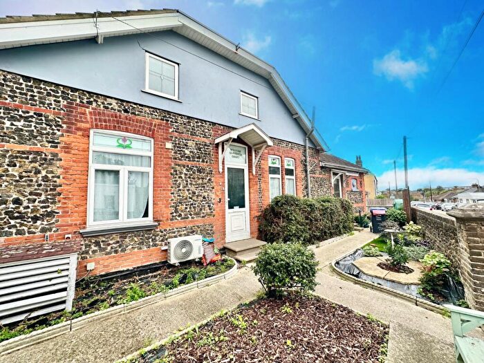 2 Bedroom Flat To Rent In Margate Road, Ramsgate, Kent, CT12