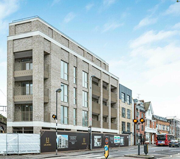 1 Bedroom Flat For Sale In High Road Leyton, Grove Green, E10