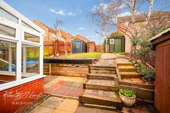 2 Bedroom End Of Terrace House For Sale In Chart Hills Close, Thamesmead, SE28