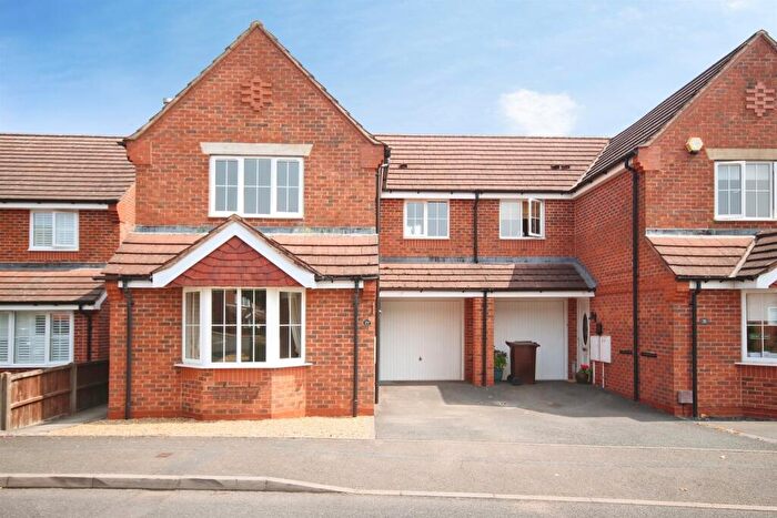 3 Bedroom Semi Detached House For Sale In Grovefield Crescent, Balsall Common, CV7