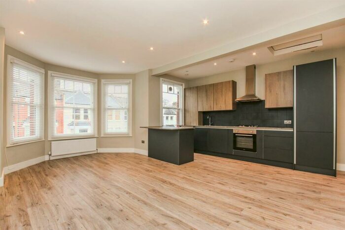 2 Bedroom Flat To Rent In Coniston Road, N10