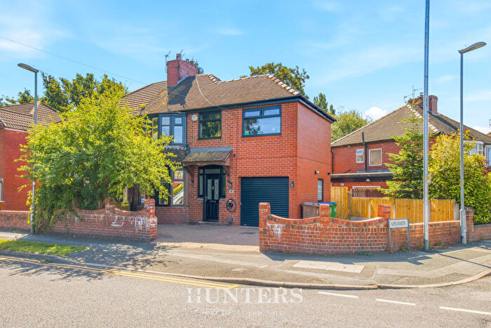4 Bedroom Semi-Detached House For Sale In Mount Road, Alkrington, Manchester, M24