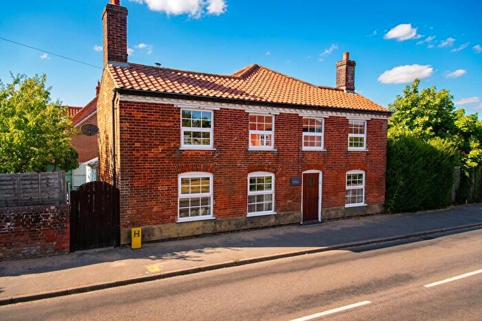 4 Bedroom Detached House For Sale In Market Street, Shipdham, IP25