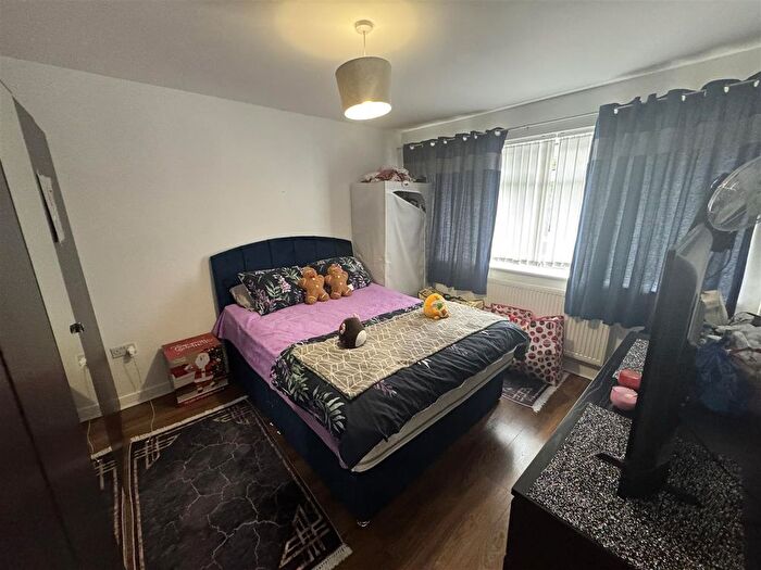 3 Bedroom End Terrace House For Sale In Avondale Crescent, Ponders End, EN3