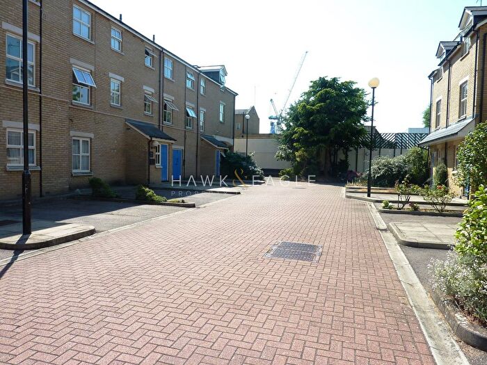Property To Rent In Cleveland Grove, London, Greater London., E1