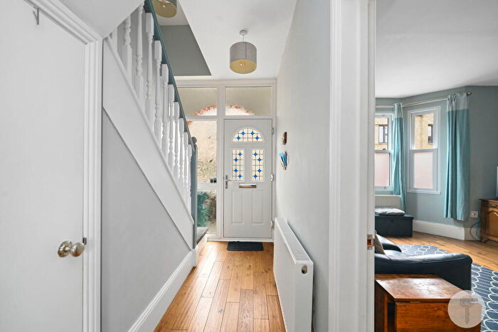 3 Bedroom End Of Terrace House For Sale In Eve Road, Stratford, E15