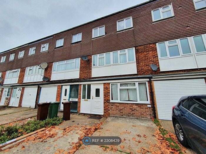 5 Bedroom Terraced House To Rent In Maple Avenue, London, E4