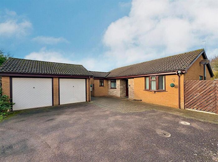 4 Bedroom Detached Bungalow For Sale In Seavert Close, Carlton Colville, Lowestoft, Suffolk, NR32