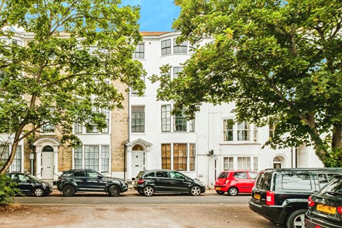 1 Bedroom Flat For Sale In Bedford Row, Worthing, West Sussex, BN11