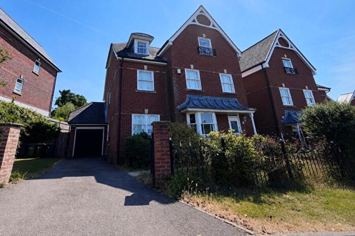 5 Bedroom Terraced House To Rent In Newlands Crescent, Guildford, GU1