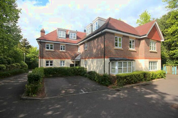 2 Bedroom Flat To Rent In Glendower, Bracknell RG12