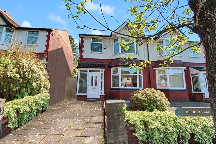 3 Bedroom Semi-Detached House To Rent In Kearsley Road, Manchester, M8