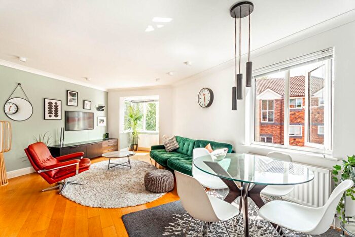 2 Bedroom Apartment For Sale In Millers Rise, St. Albans, AL1