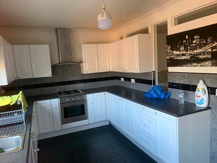 3 Bedroom Terraced House To Rent In Ilford, IG6