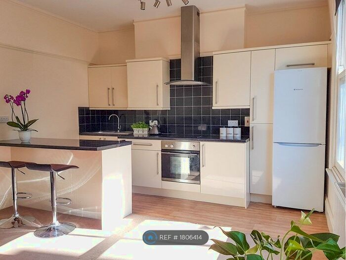 4 Bedroom Maisonette To Rent In Sussex Way, London, N7