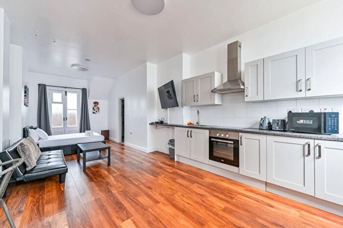 1 Bedroom Flat To Rent In Aubert Park, Highbury, London, N5