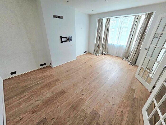 3 Bedroom Detached Bungalow To Rent In Eton Avenue, Wembley, HA0