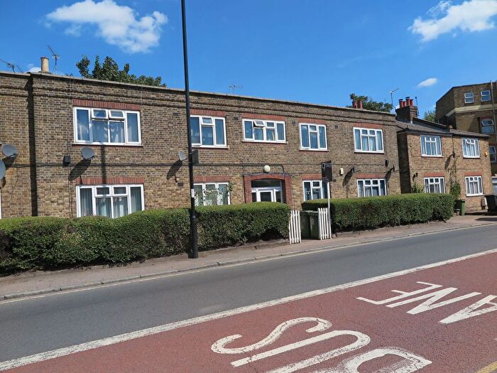2 Bedroom Flat To Rent In Bestwood Street, London, SE8