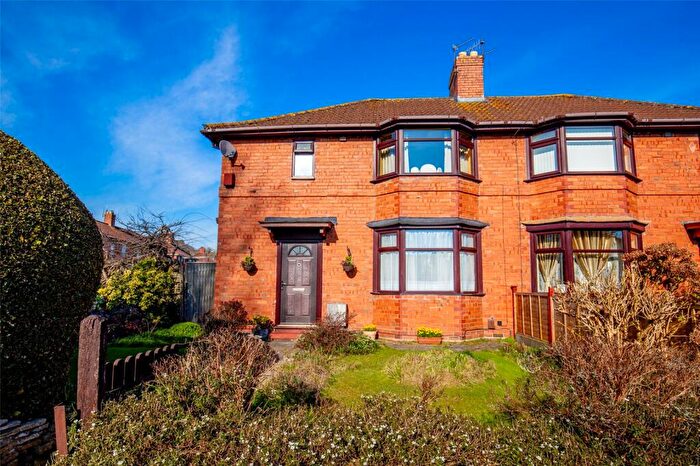 3 Bedroom Semi-Detached House For Sale In Shirehampton Road, Bristol, BS9
