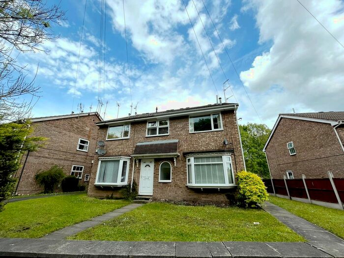 2 Bedroom Flat To Rent In Low Lane, Horsforth, Leeds, LS18