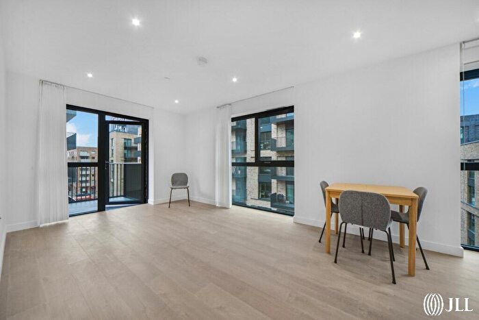 1 Bedroom Flat To Rent In Damsel Grove London, N4