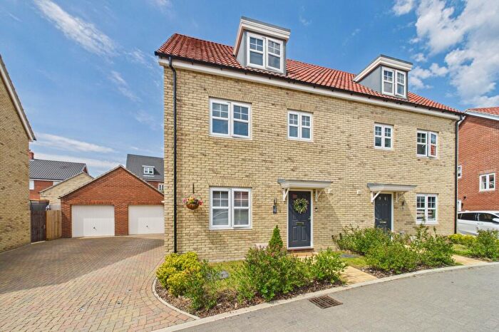 4 Bedroom Semi-Detached House For Sale In Square Rigger Way, Thetford, IP24