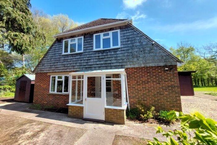 4 Bedroom Cottage To Rent In Batchmere Road, Chichester, PO20