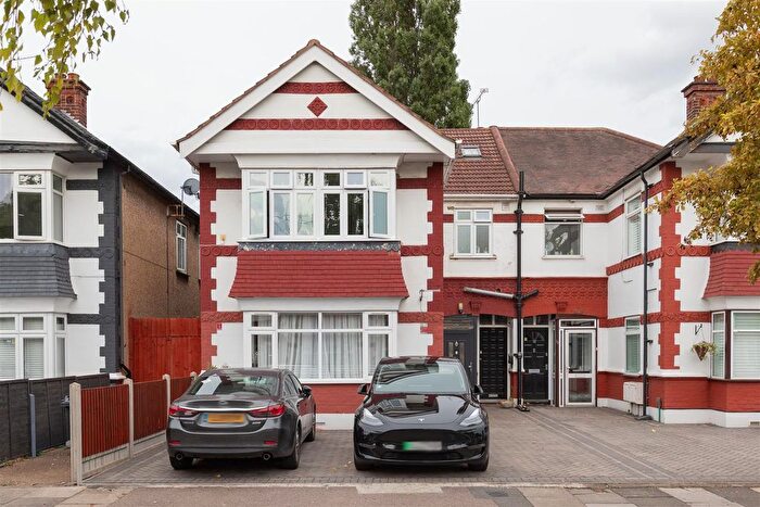 2 Bedroom Flat For Sale In Lechmere Avenue, Woodford Green, IG8