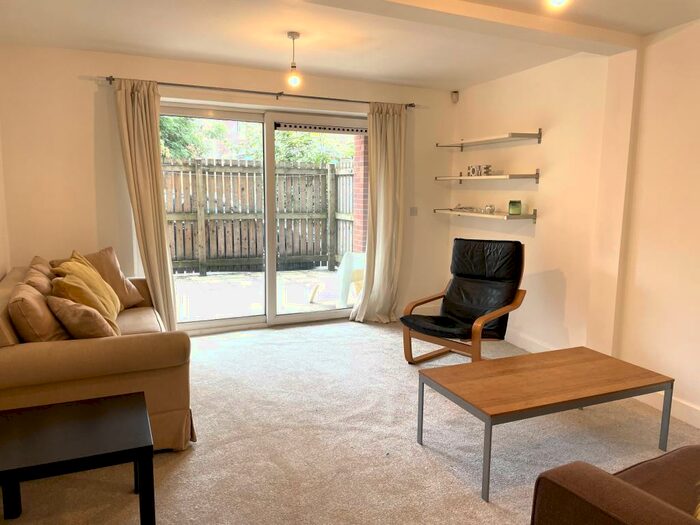 2 Bedroom Apartment To Rent In Central Road, West Didsbury, M20