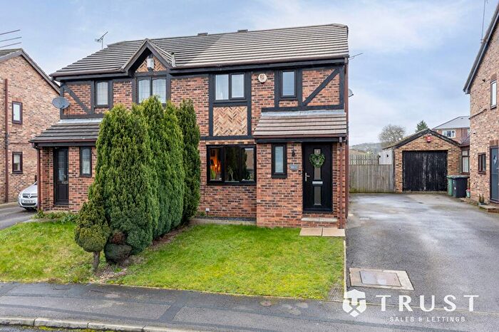 3 Bedroom Semi Detached House For Sale In Kestrel View, Cleckheaton, BD19